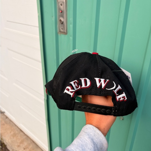 Vintage RED wolf beer 1995 snapback hat made in USA trucker hat BUSCH - Picture 2 of 6